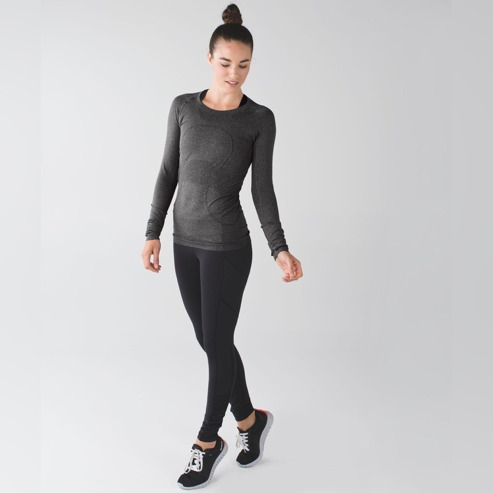 Lululemon Swiftly Tech Long Sleeve Crew in Heathered Black Size 6.